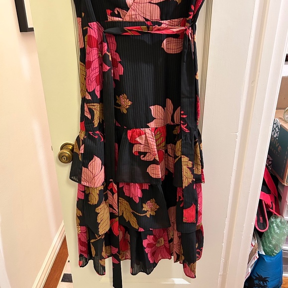 Taylor Layered Ruffles Floral Midi Dress - Size 10 - Picture 5 of 6